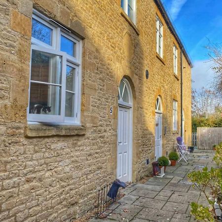 Cotswold Chapel, Sleeps Up To 5 In Kingsize Beds Apartment Чипинг Нортън Екстериор снимка