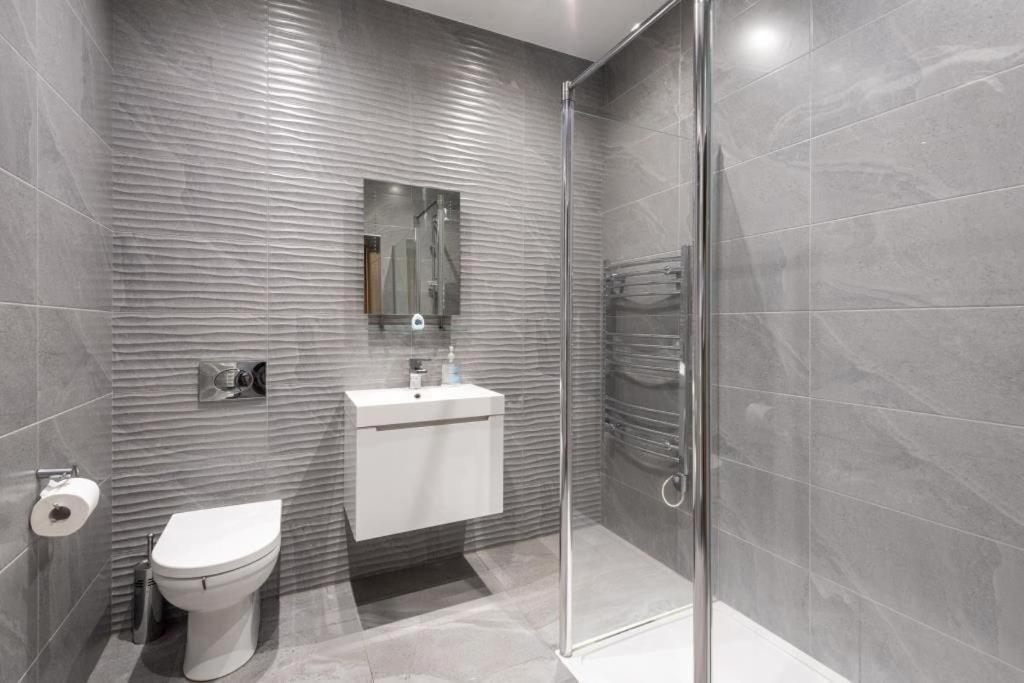 Cotswold Chapel, Sleeps Up To 5 In Kingsize Beds Apartment Чипинг Нортън Екстериор снимка