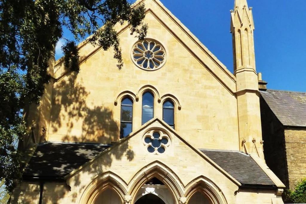 Cotswold Chapel, Sleeps Up To 5 In Kingsize Beds Apartment Чипинг Нортън Екстериор снимка