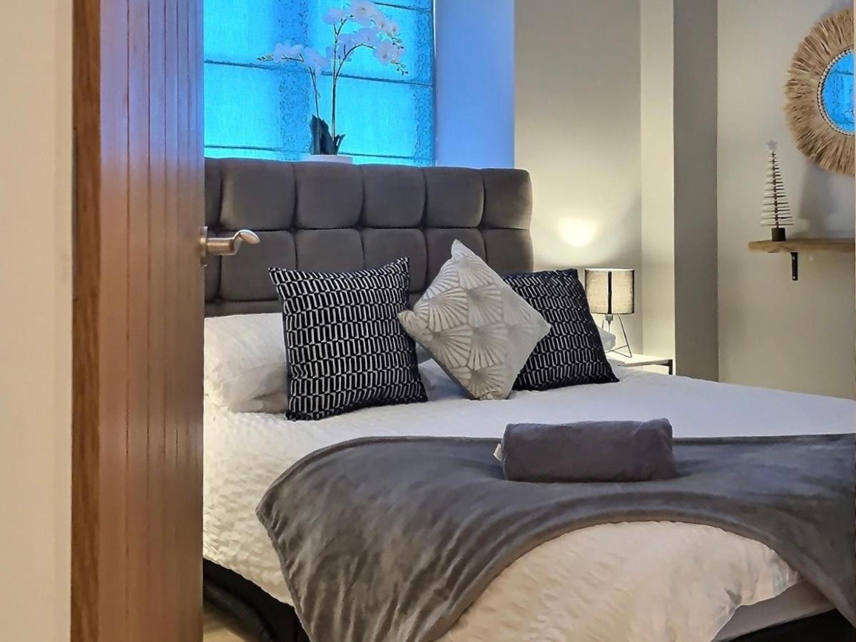 Cotswold Chapel, Sleeps Up To 5 In Kingsize Beds Apartment Чипинг Нортън Екстериор снимка