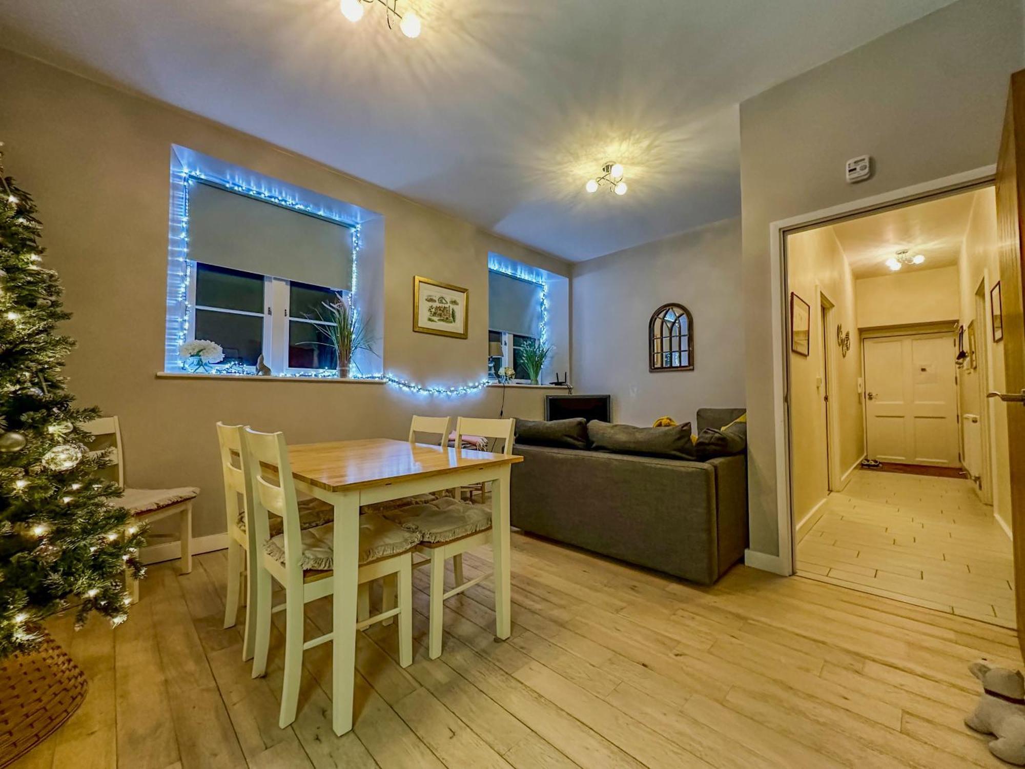 Cotswold Chapel, Sleeps Up To 5 In Kingsize Beds Apartment Чипинг Нортън Екстериор снимка